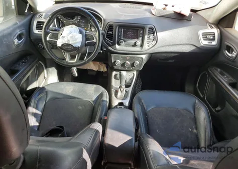 2017 Jeep Compass Latitude z USA, uszkodzony, nr VIN 3C4NJDBB7HT692457